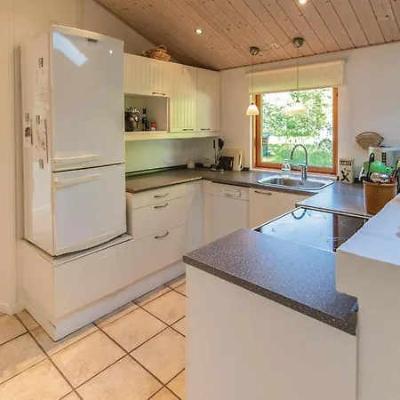 Three-bedroom Holiday In Sjallands Odde بيت للعطل